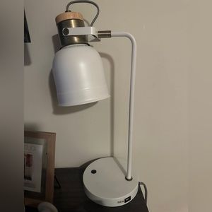Night or desk lamp with usb